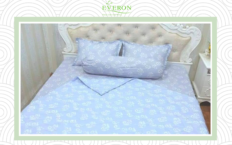 Nâng cao giá trị thẩm mỹ cho phòng ngủ với bộ chăn Everon hoa trà 