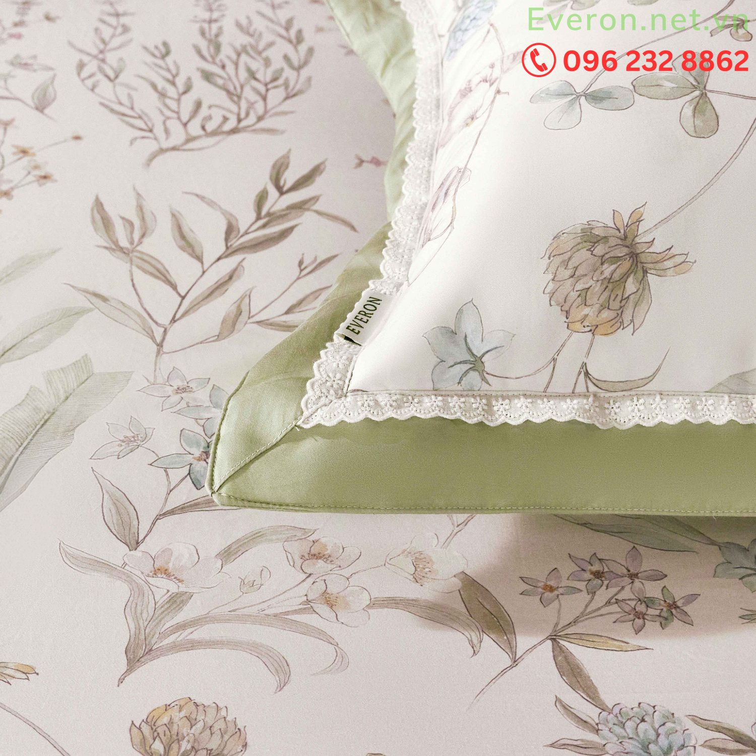 Cận cảnh họa tiết thêu hoa trên bộ Everon EPC 26014