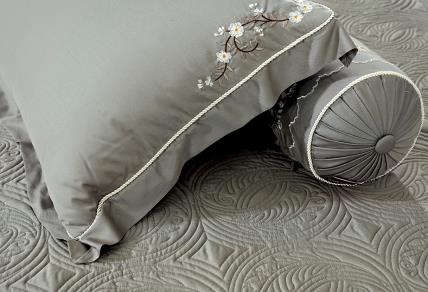 Review Cách Chọn Ruột Chăn Năm Bính Ngọ 2026: Giữ Lửa Gia Đạo