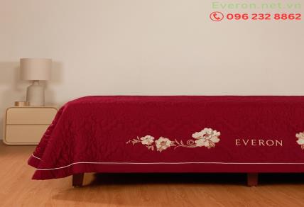 Đánh Giá Bộ Chăn Ga Everon Cẩm Chướng Đỏ (ESTC26007): Lựa Chọn Hoàn Hảo Cho Kỷ Niệm Đôi Lứa